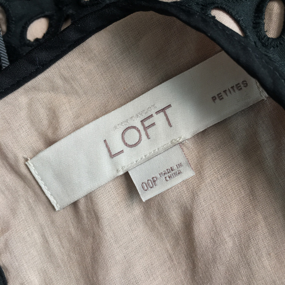 Ann Taylor LOFT Eyelet Dress in Black/Peach - Picture 4 of 6